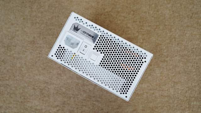 只为极致性能，9950X3D+X870吹雪S+HOF 5080打造的海景房主机分享