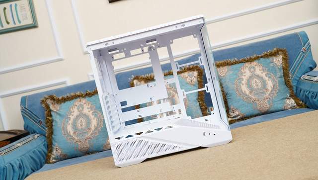 只为极致性能，9950X3D+X870吹雪S+HOF 5080打造的海景房主机分享