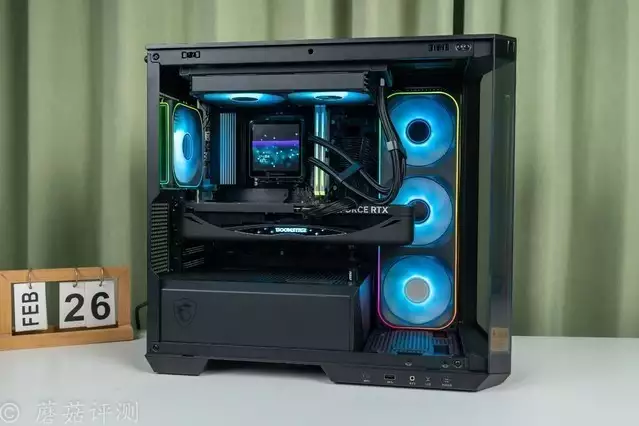 240水冷就能轻松按住9800X3D，银昕E240MAX巨幕3.95寸LCD水冷