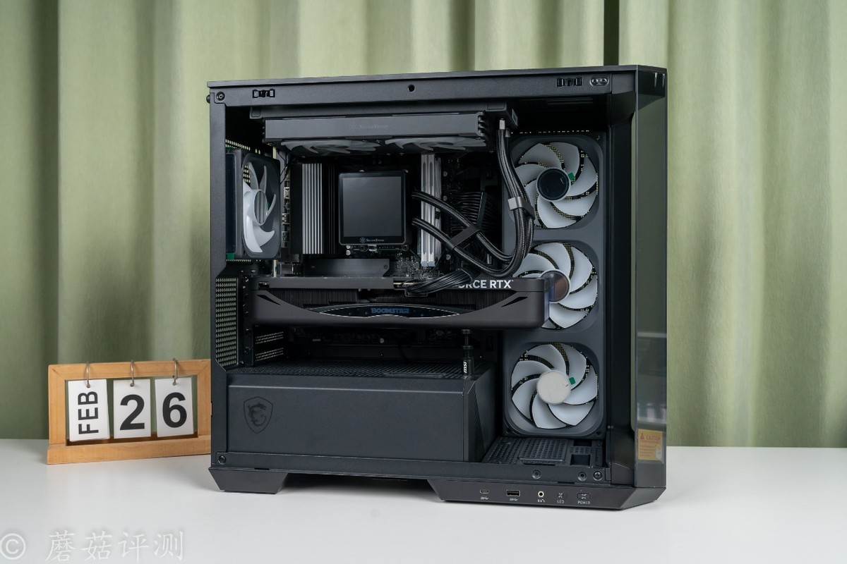 240水冷就能轻松按住9800X3D，银昕E240 MAX巨幕3.95寸LCD水冷 评测