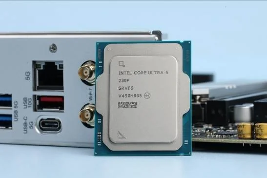 千元装机新标杆：酷睿 Ultra 5 230F 超越锐龙 5 9500F