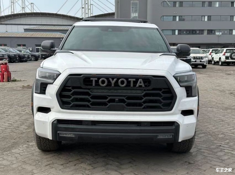 2024款丰田红杉越野王现车特价可分期！