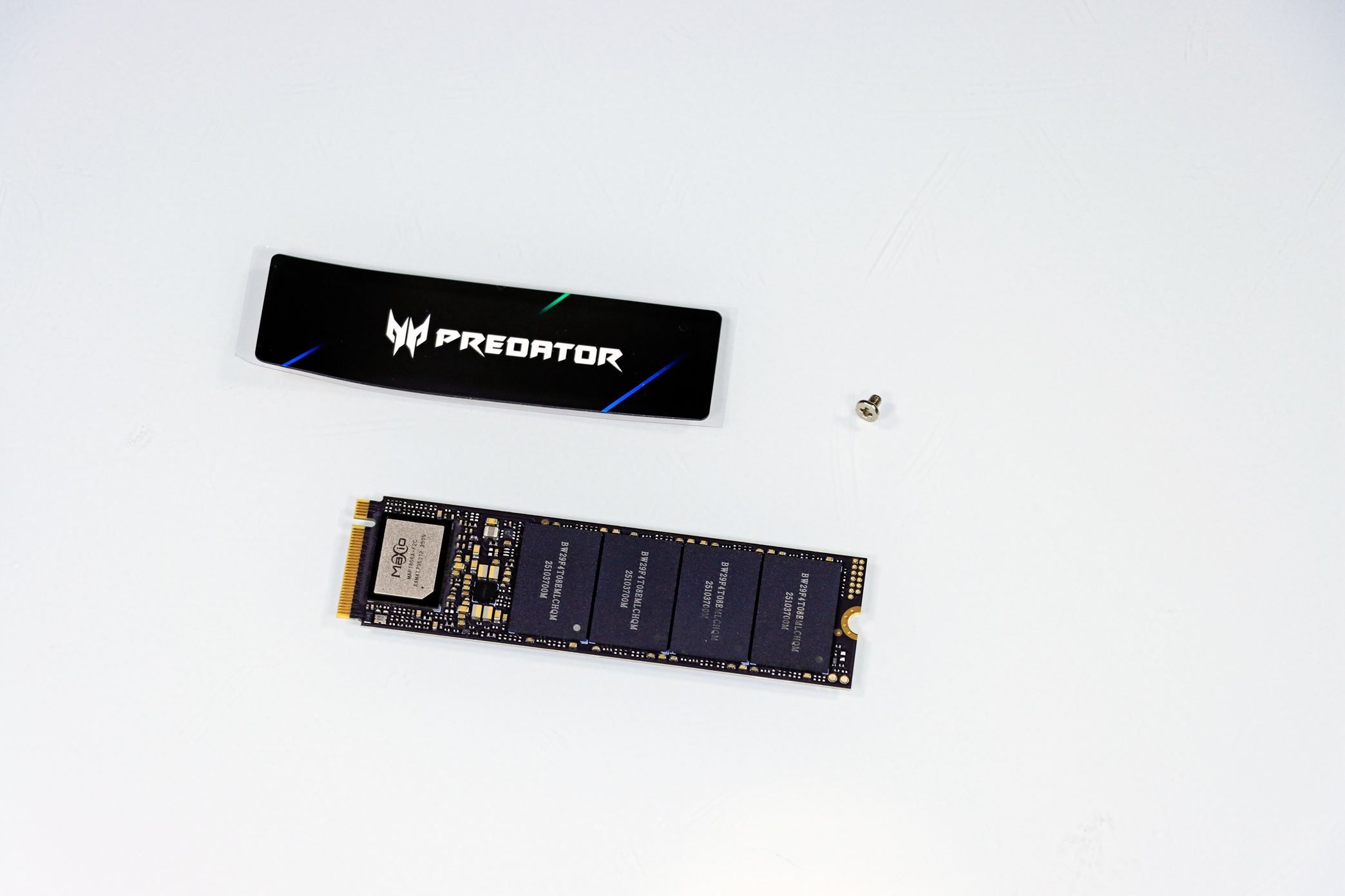 diy 装机与 AI 高性价比存储——宏碁掠夺者 GM9 2TB / GM7 2TB