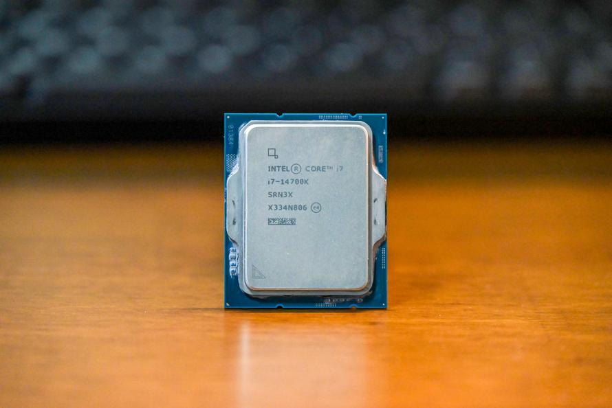 到底选择锐龙7 9700X还是酷睿i7-14700K？游戏生产力实测告诉你