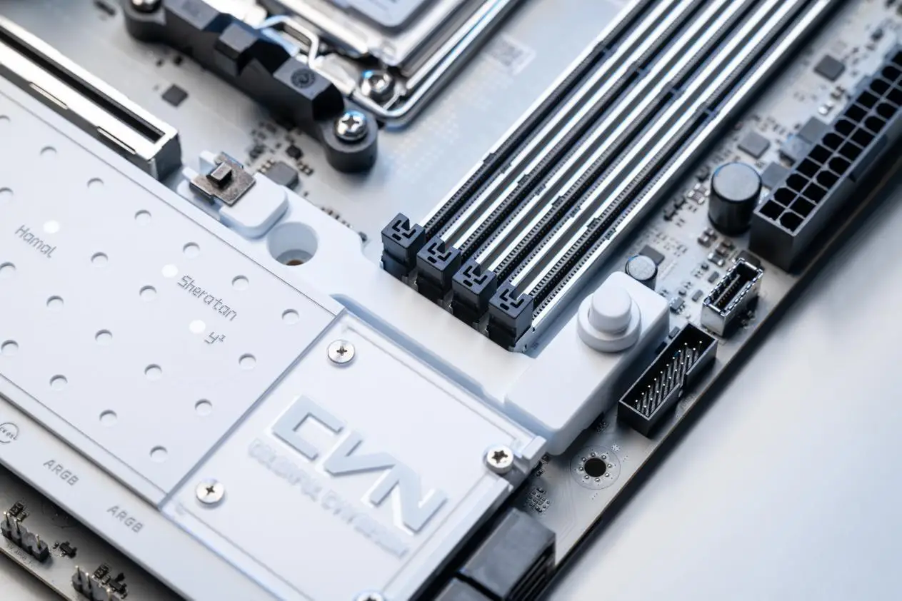 轻松驾驭X3D旗舰的甜品小钢炮：七彩虹CVN B850M ARK FROZEN V14方舟主板测评