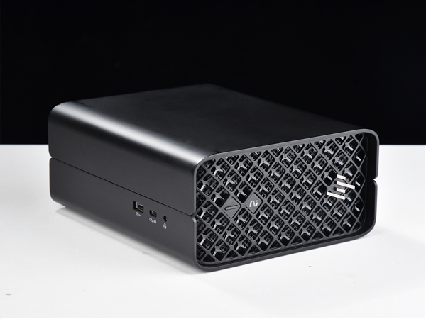 比NAS小 比台式机性能强！锐龙AI Max+ PRO 395迷你电脑上手