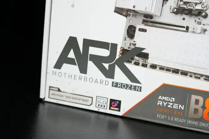 七彩虹B850M ARK 方舟评测：接口多、用料强 帮你轻松打造AMD纯白颜值主机