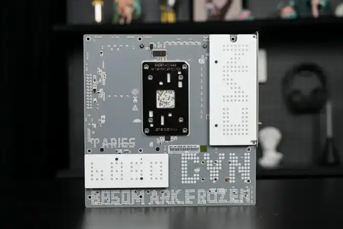 七彩虹B850M ARK 方舟评测：接口多、用料强 帮你轻松打造AMD纯白颜值主机