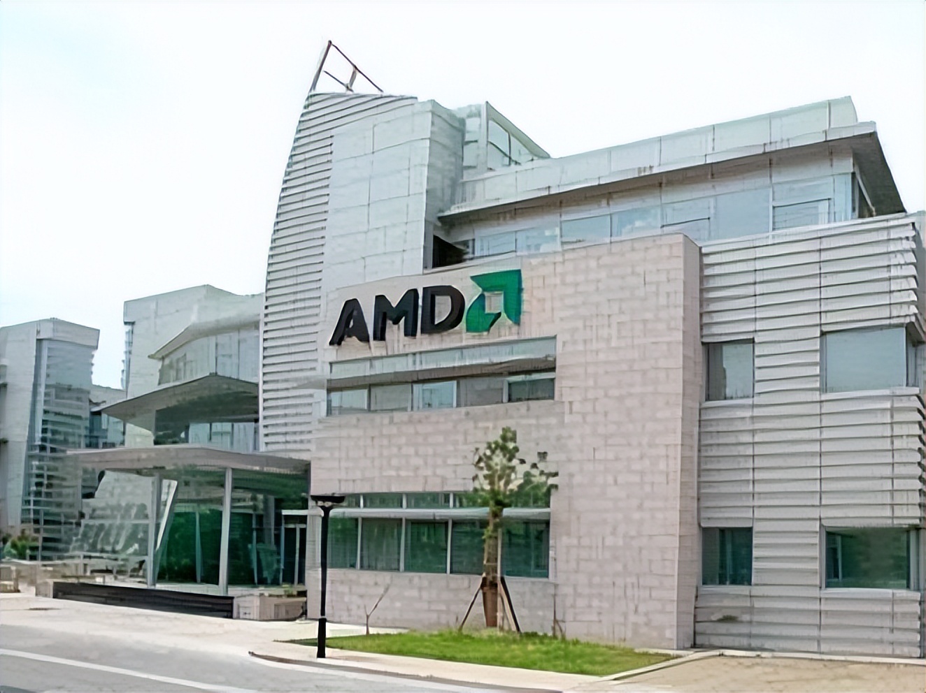 芯片圈变天？AMDQ3超预期，数据中心业务成增长王牌