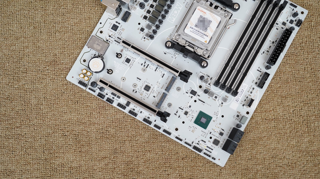 把钱花在刀刃上，9700X+B850橘猫+HOF 5080打造的海景房主机分享