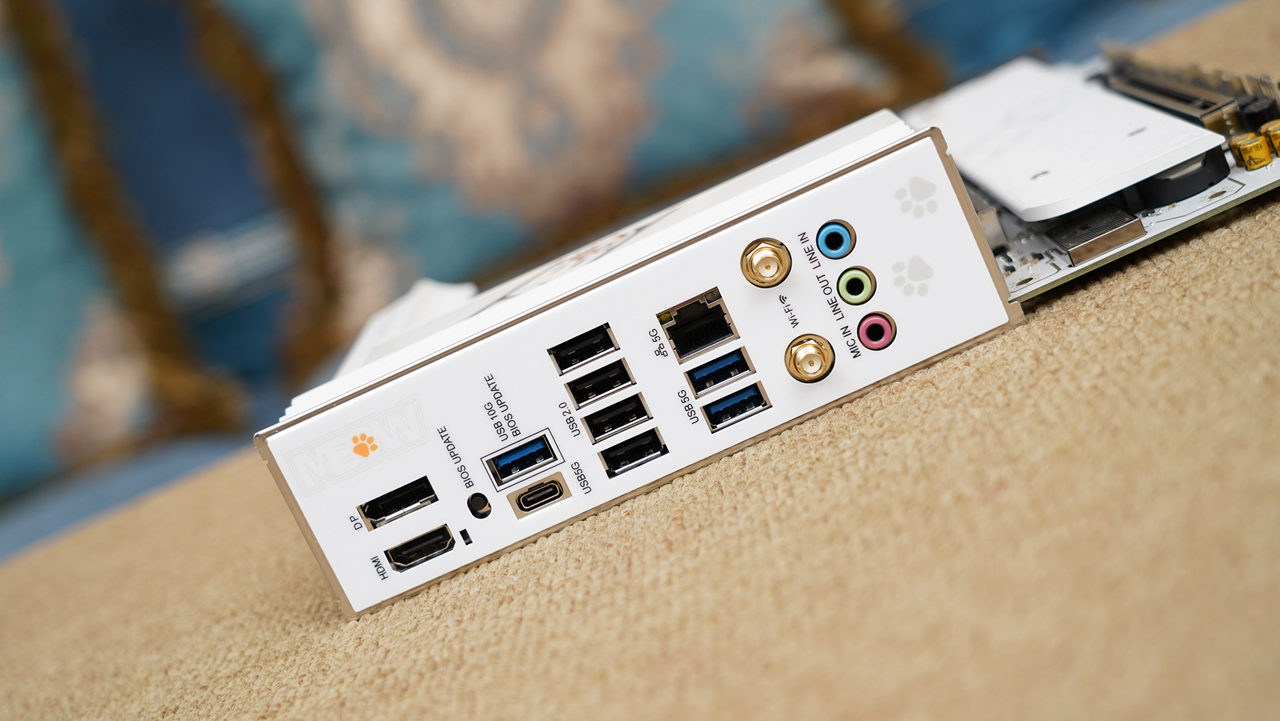 把钱花在刀刃上，9700X+B850橘猫+HOF 5080打造的海景房主机分享