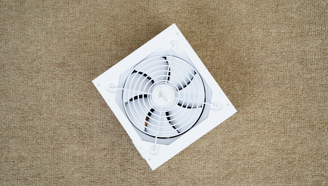 把钱花在刀刃上，9700X+B850橘猫+HOF 5080打造的海景房主机分享