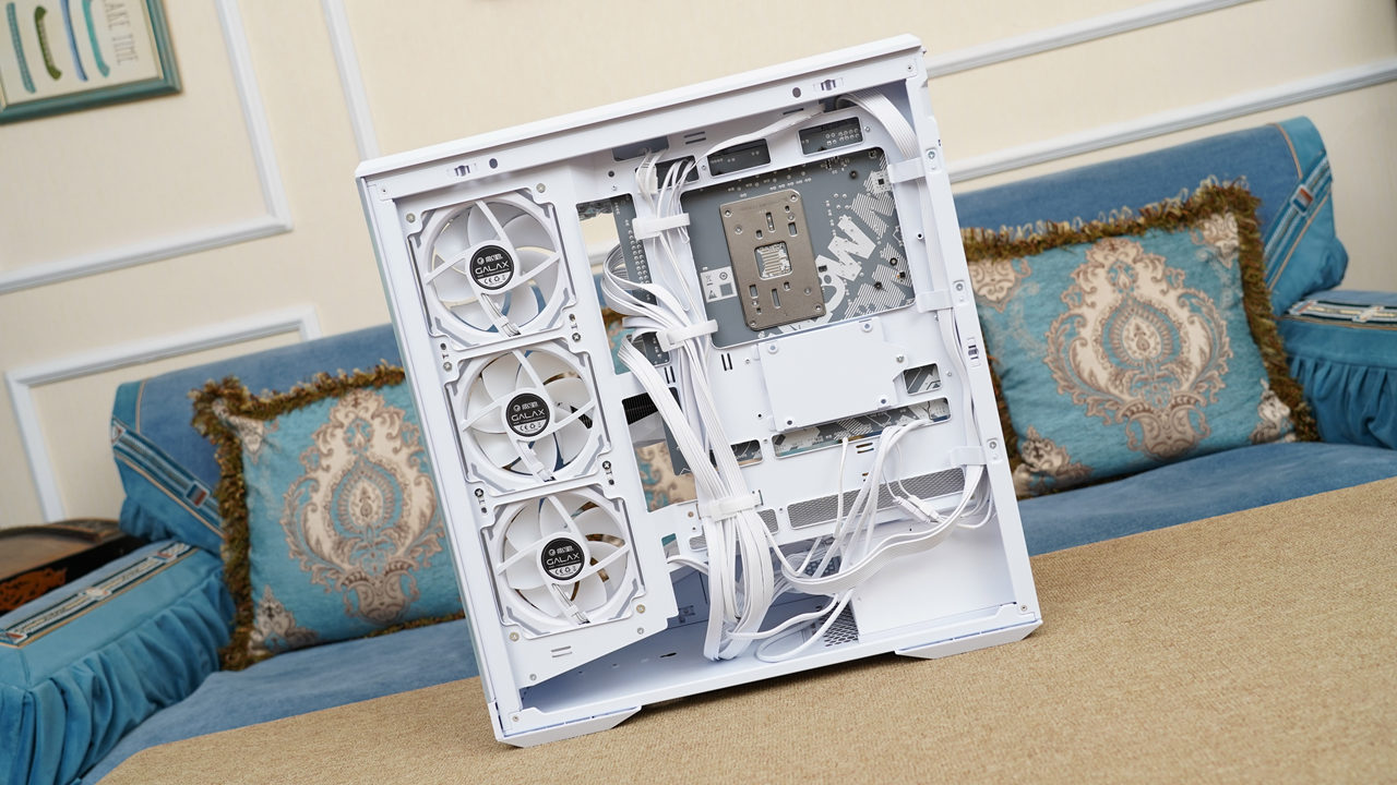 把钱花在刀刃上，9700X+B850橘猫+HOF 5080打造的海景房主机分享