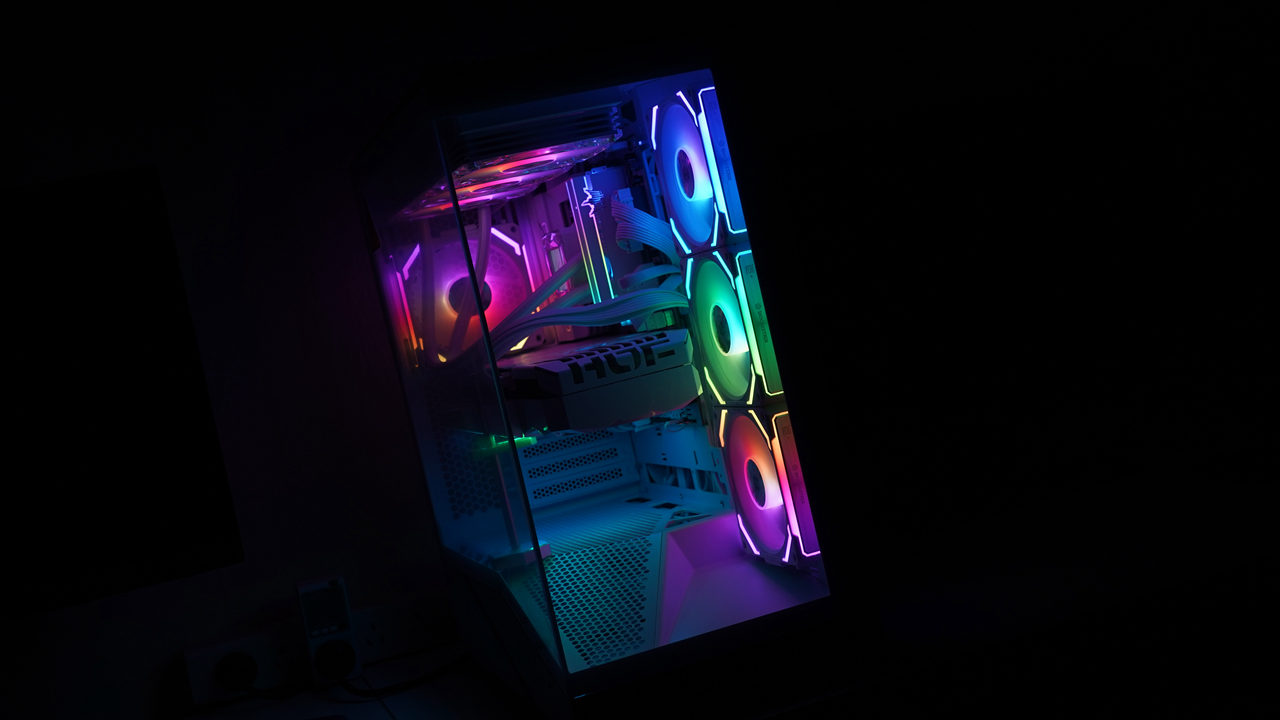 把钱花在刀刃上，9700X+B850橘猫+HOF 5080打造的海景房主机分享