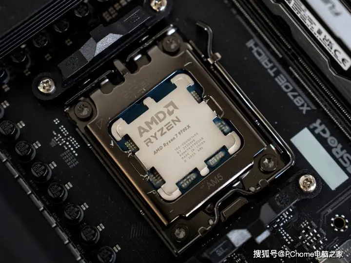 中端对高端竟然不虚？锐龙7 9700X对比Ultra 9 285K游戏实战