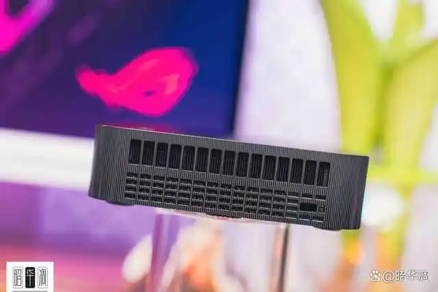 Ryzen AI_华硕破晓X PN54迷你主机_AMD AI 7-350 处理器