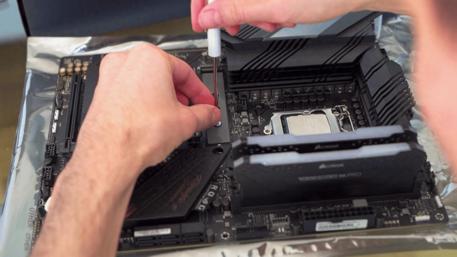 内存涨价到离谱？装机需要精挑细选：Ultra7 265K硬钢锐龙7 9700X