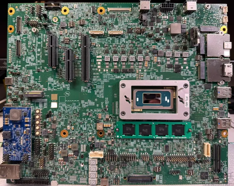 9600X_英特尔Panther Lake-H工程样品_英特尔下一代移动处理器架构Panther Lake性能评测