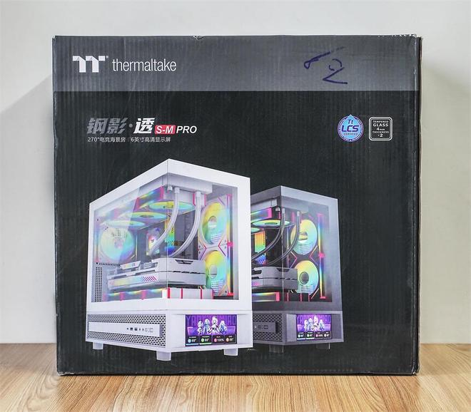 9950X3D_Tt钢影透S-M Pro机箱9950X3DROG B850小吹雪索泰5080装机配置分享_利民彩虹视界TURBO 360白色水冷双屏幕主机评测