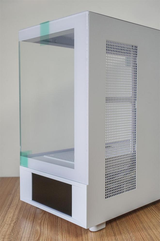 Tt钢影透S-M Pro机箱9950X3DROG B850小吹雪索泰5080装机配置分享_利民彩虹视界TURBO 360白色水冷双屏幕主机评测_9950X3D