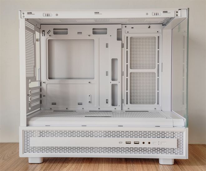 Tt钢影透S-M Pro机箱9950X3DROG B850小吹雪索泰5080装机配置分享_利民彩虹视界TURBO 360白色水冷双屏幕主机评测_9950X3D