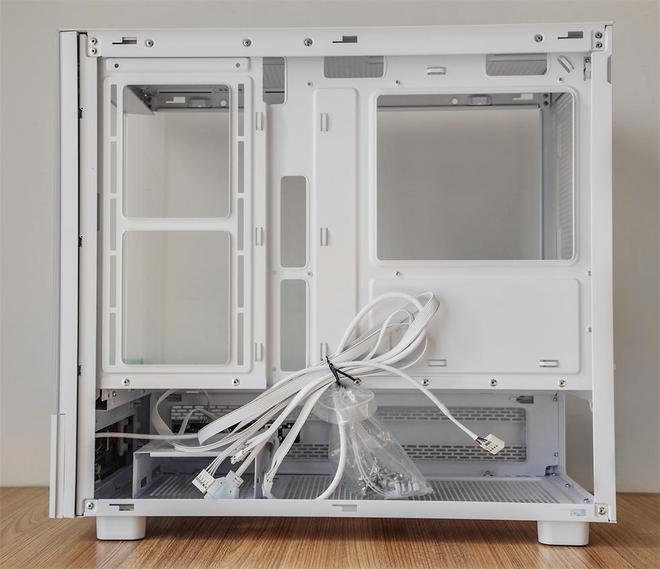 9950X3D_Tt钢影透S-M Pro机箱9950X3DROG B850小吹雪索泰5080装机配置分享_利民彩虹视界TURBO 360白色水冷双屏幕主机评测