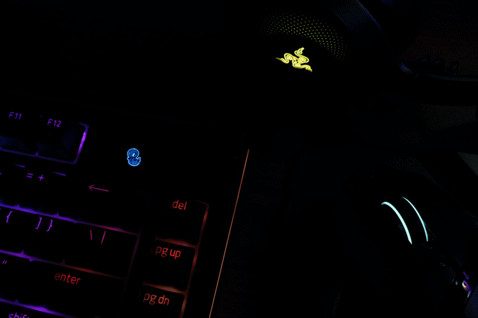 利民彩虹视界TURBO 360白色水冷双屏幕主机评测_Tt钢影透S-M Pro机箱9950X3DROG B850小吹雪索泰5080装机配置分享_9950X3D