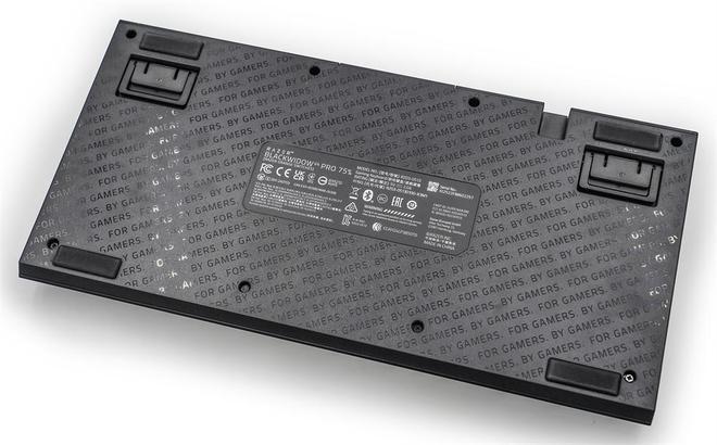 利民彩虹视界TURBO 360白色水冷双屏幕主机评测_Tt钢影透S-M Pro机箱9950X3DROG B850小吹雪索泰5080装机配置分享_9950X3D