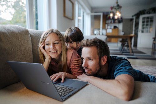 年末大屏轻薄本首选 华硕无畏16 2025到手价4799元 办公创作娱乐全在线