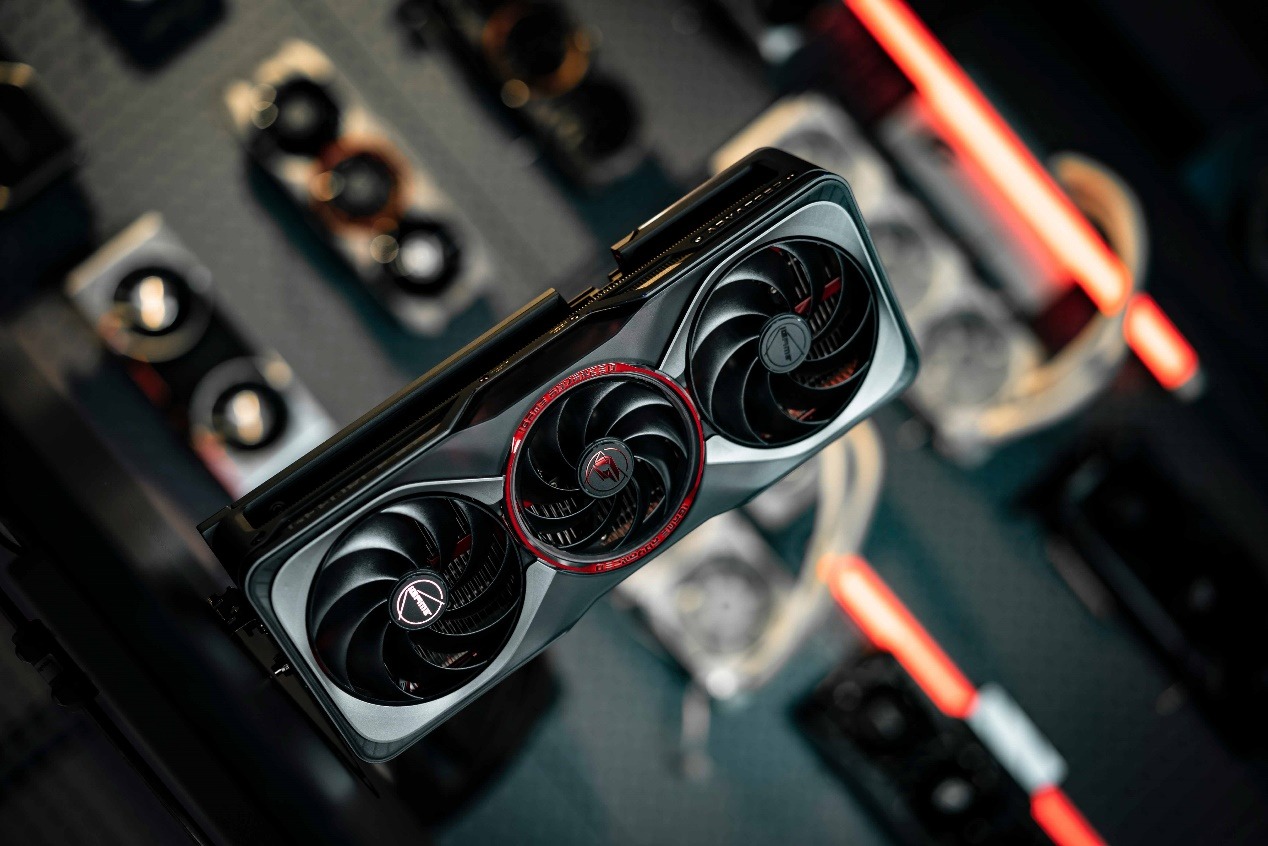 七彩虹iGame RTX 50系列显卡 终极角逐 高帧率性能 _ 七彩虹iGame RTX 50系列显卡 散热系统 高分辨率游戏 _5600GT