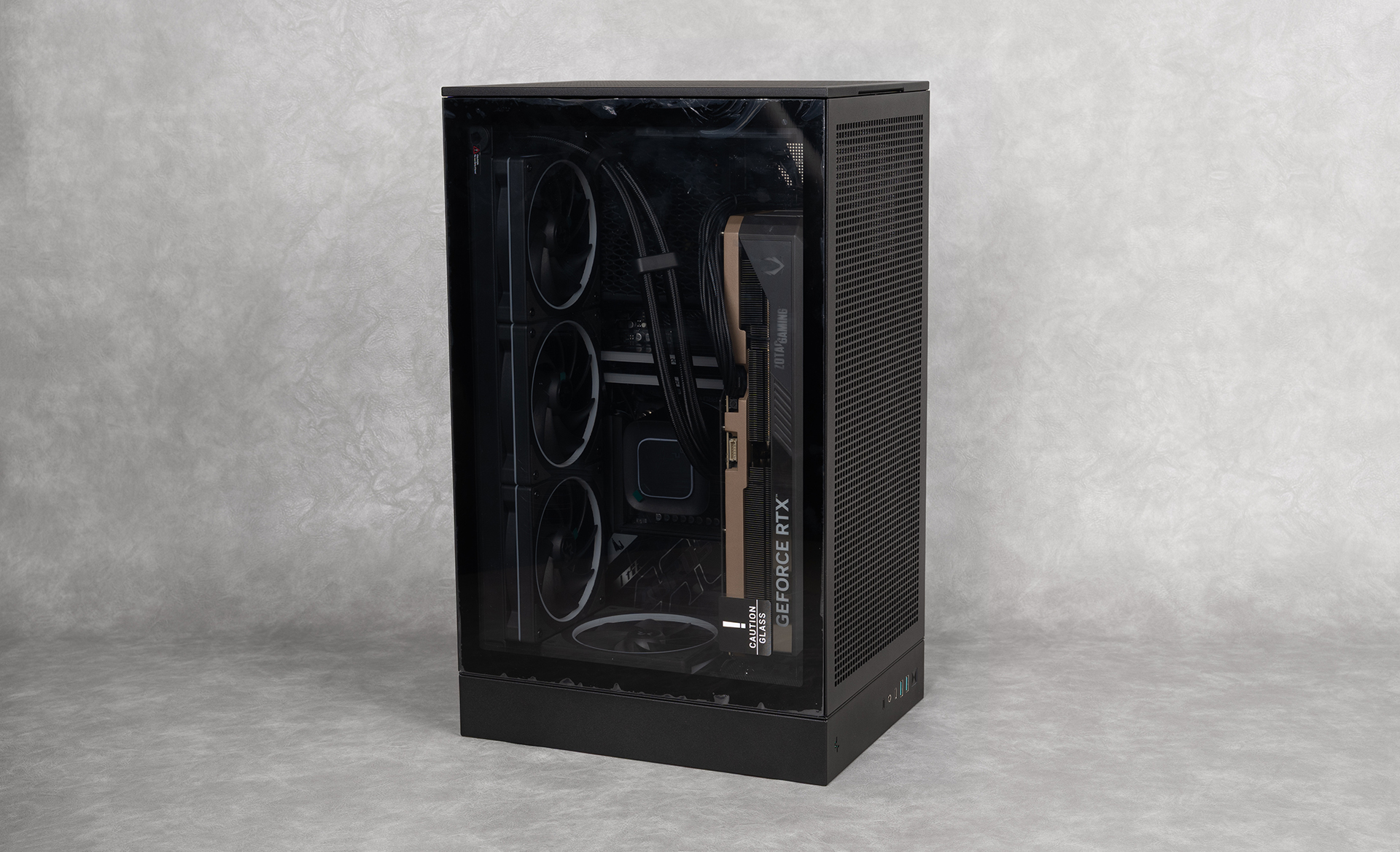 CH270垂直风道旗舰装机：9950X3D+索泰RTX 5090 D v2+振华PE1300W