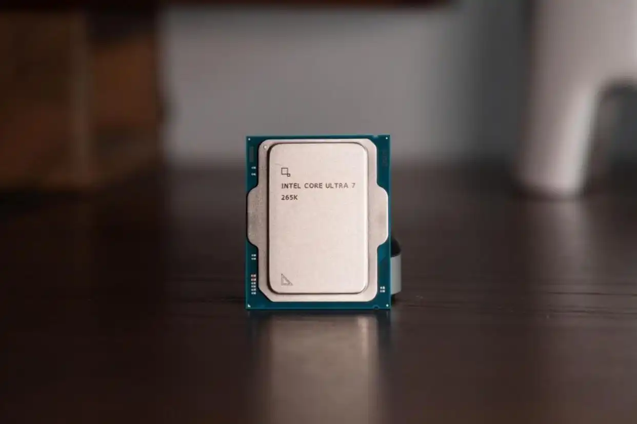 游戏CPU性能对比_AMD Ryzen 5 9600X vs 英特尔酷睿Ultra 7 265K_9600X