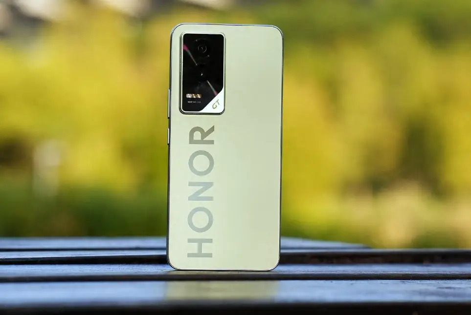 买荣耀手机建议别乱选，目前最值得入的3款，512G有“骨折价”