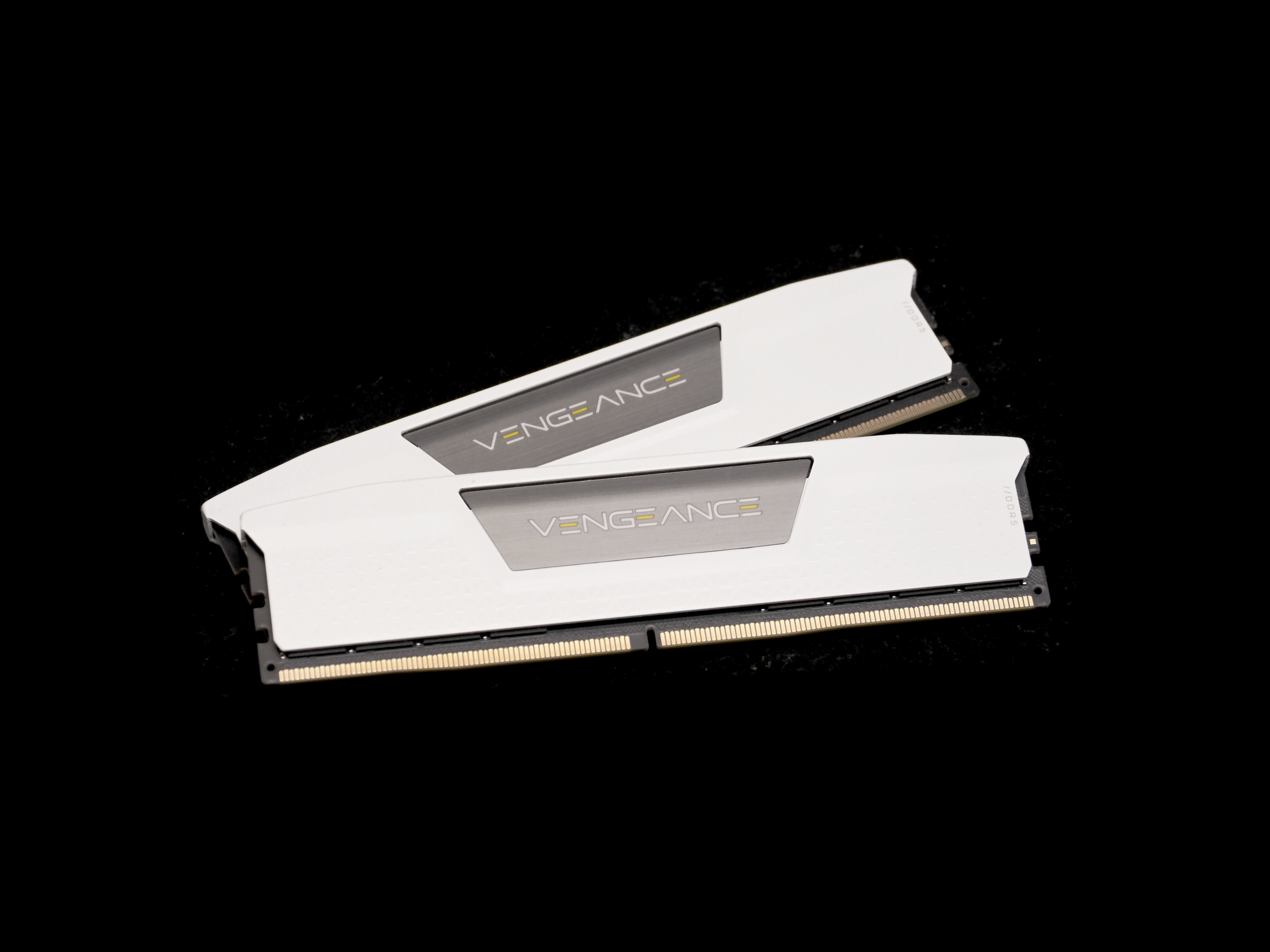 Ryzen 9500F vs Core Ultra 265K DDR5 6000 vs DDR5 8000 performance test_9500F_AMD Ryzen 9500F gaming performance with 6000MHz memory