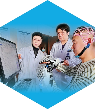 2025年中国重大科技成果盘点_DeepSeek大模型智能巡检机器人_9700X