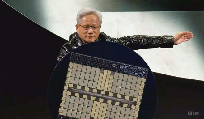 CES 2026 AI技术融合产业化元年_CES 2026 英伟达AMD英特尔高通AI芯片竞争_Ryzen AI