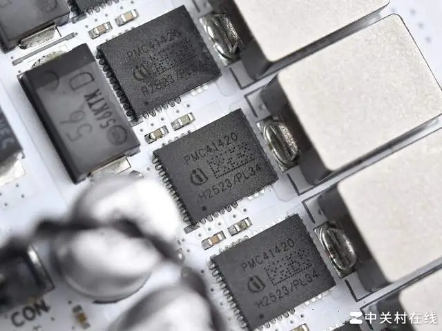 华硕吹雪姬ITX主板性能表现_9800X3D_华硕B850迷你吹雪主板评测