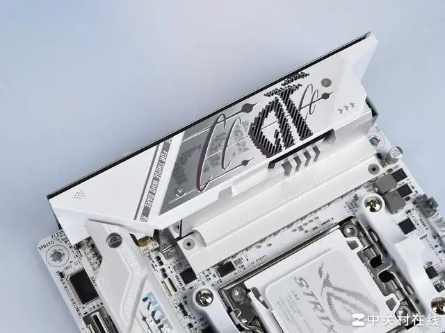 9800X3D_华硕吹雪姬ITX主板性能表现_华硕B850迷你吹雪主板评测