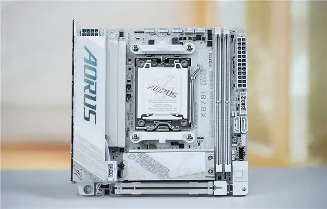 2025主板市场趋势_AMD主板5G网卡Wi-Fi7技术_9950X3D