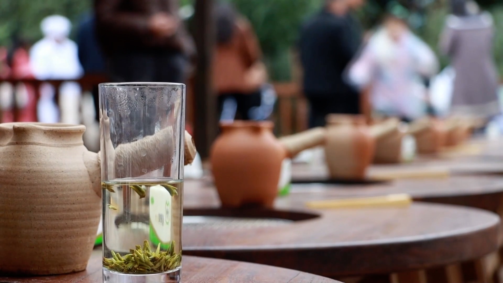 5700X_高质量发展主线激活消费活力_创新驱动夯实产业根基