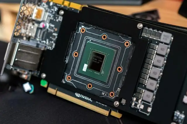 芯片霸权动摇一夜蒸发近千亿，英伟达为何逼中国全款买单？