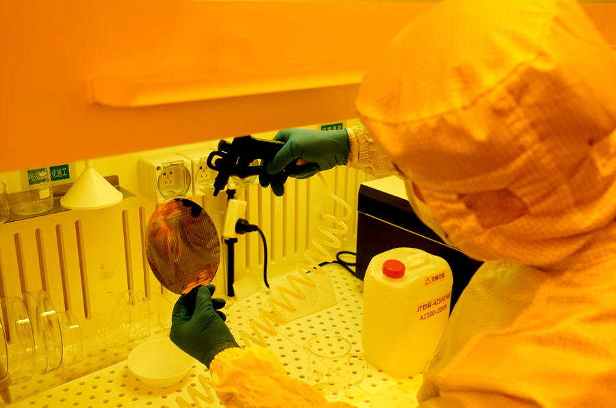 脑机接口非侵入式技术应用场景_9800X3D_脑机接口技术发展现状