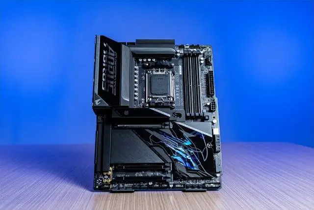 X3D处理器的黄金拍档!X870E AORUS PRO X3D主板评测