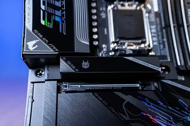 9800X3D_技嘉X870E X3D 电竞雕主板_AMD X3D系列处理器主板评测