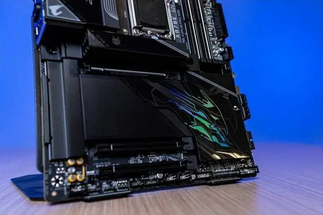 9800X3D_技嘉X870E X3D 电竞雕主板_AMD X3D系列处理器主板评测