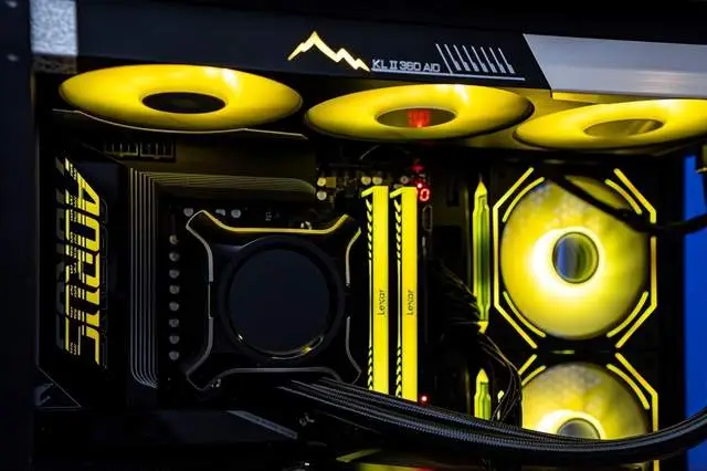 技嘉X870E X3D 电竞雕主板_9800X3D_AMD X3D系列处理器主板评测