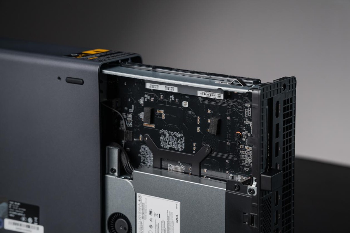 铭凡MS-S1 MAX桌面AI超算中心_Ryzen AI_AMD锐龙AI MAX+ 395 128GB内存