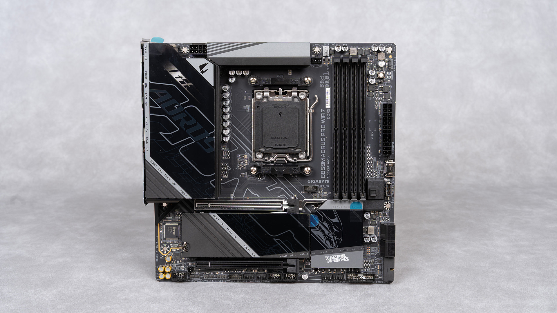 DDR5内存超频性能测试_技嘉B850M AORUS PRO WIFI7开箱评测_9800X3D