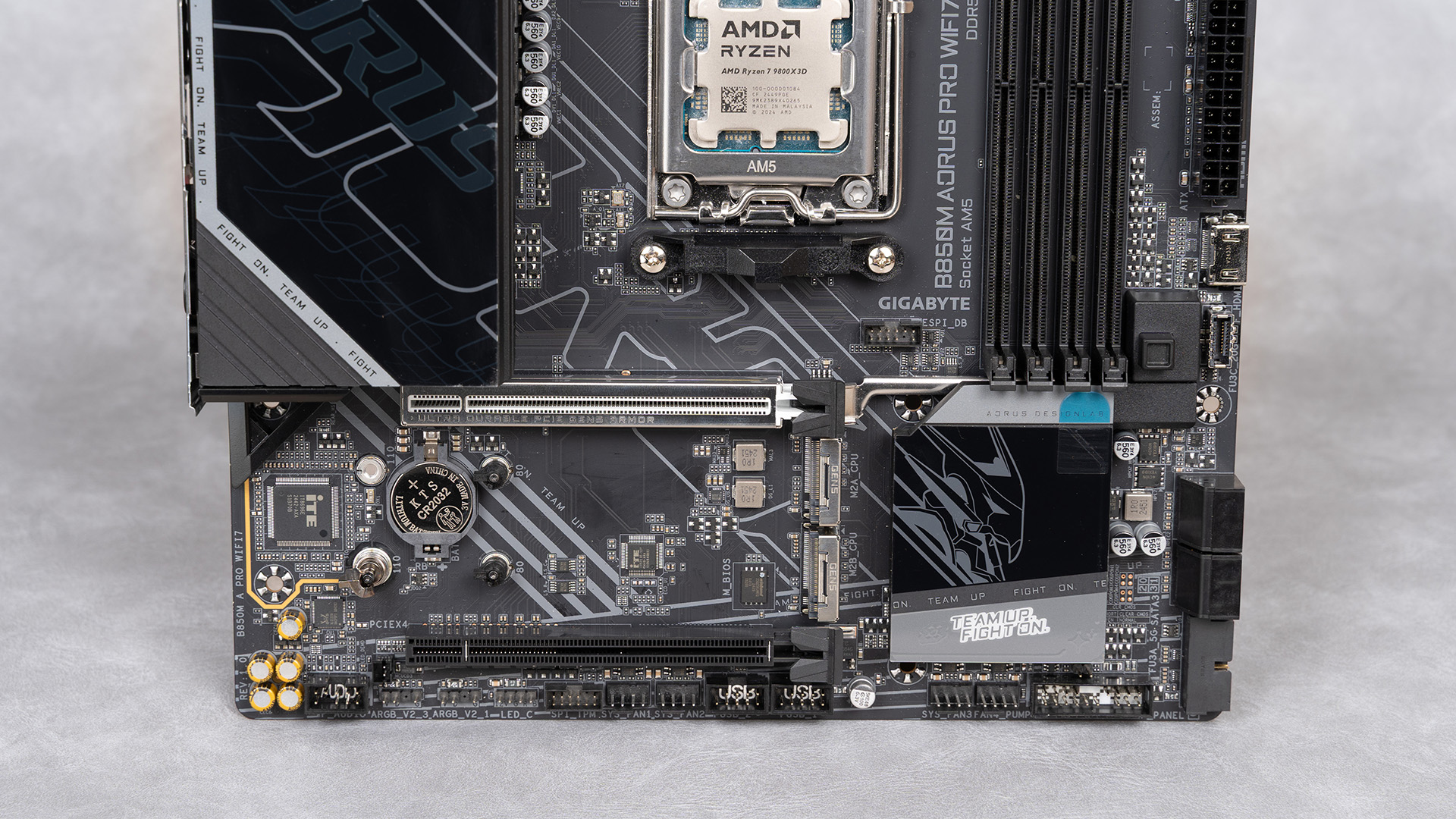 技嘉B850M AORUS PRO WIFI7开箱评测_9800X3D_DDR5内存超频性能测试