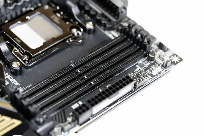 AMD锐龙7 9850X3D性能表现_X3D游戏处理器评测_9800X3D